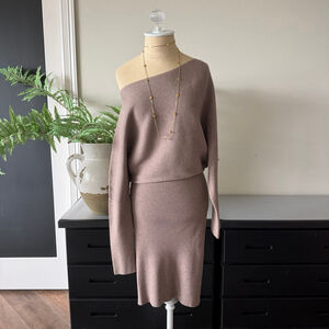 Banana Republic Boatneck Knit Sweater Dress Small Off Shoulder